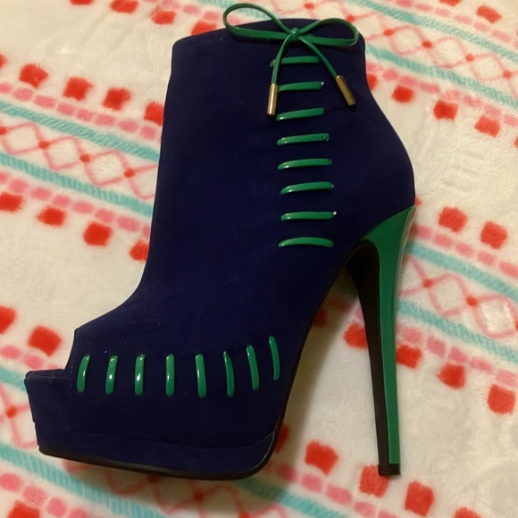 Liliana Faux Suede Stillettos Booties Size 7.5 Navy and Green 6” Heels - Picture 3 of 11
